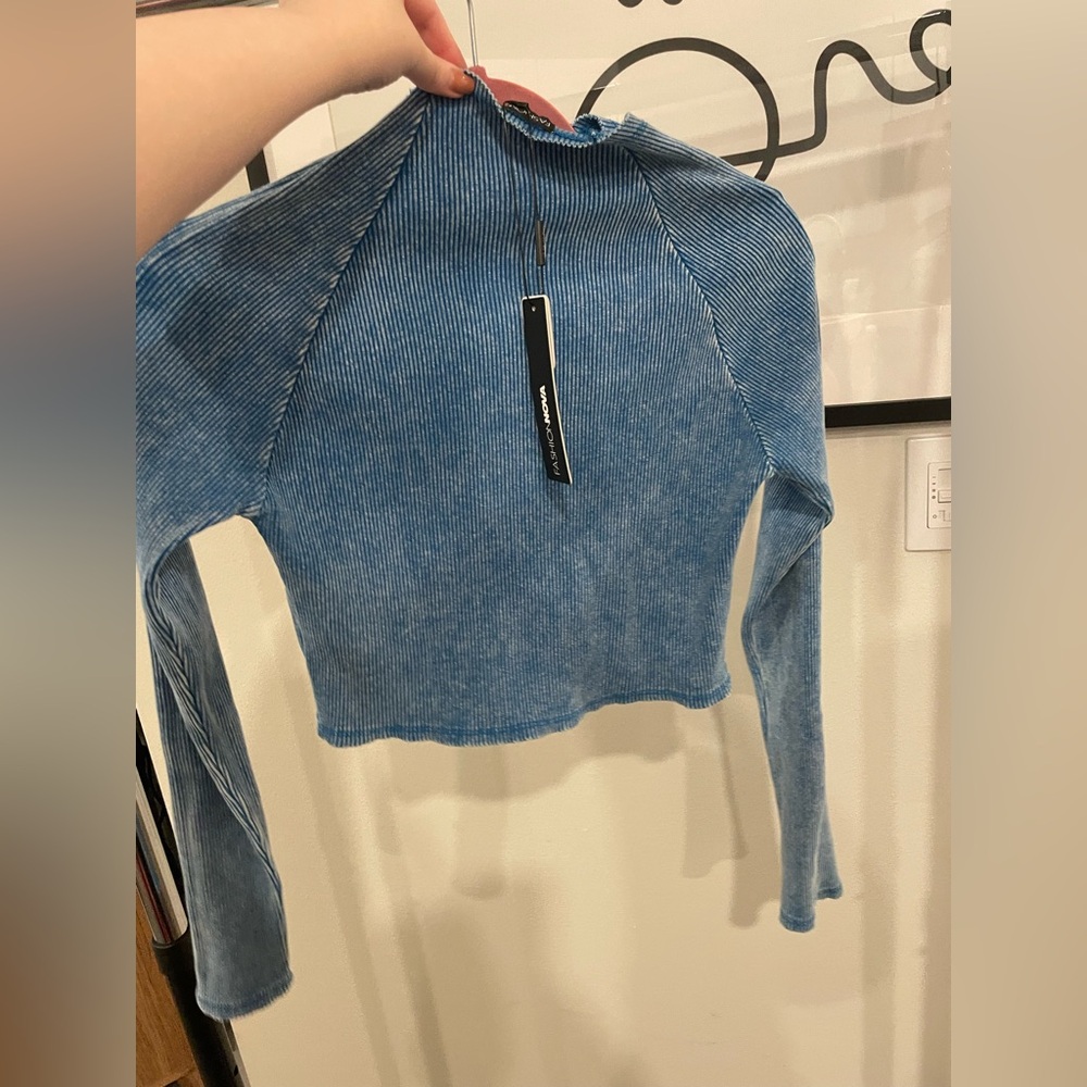 NWT ribbed cropped long sleeve top - Picture 7 of 8